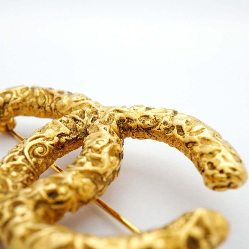 CHANEL Gold Logo Brooch - Picture 8 of 10
